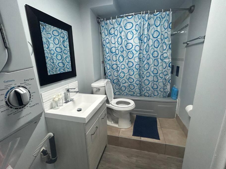 Apartment Cute Highland Park Entire Unit B Calgary