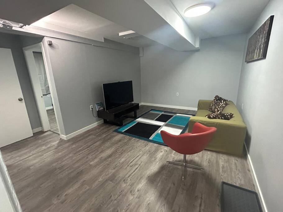 Cute Highland Park Entire Unit B Apartment