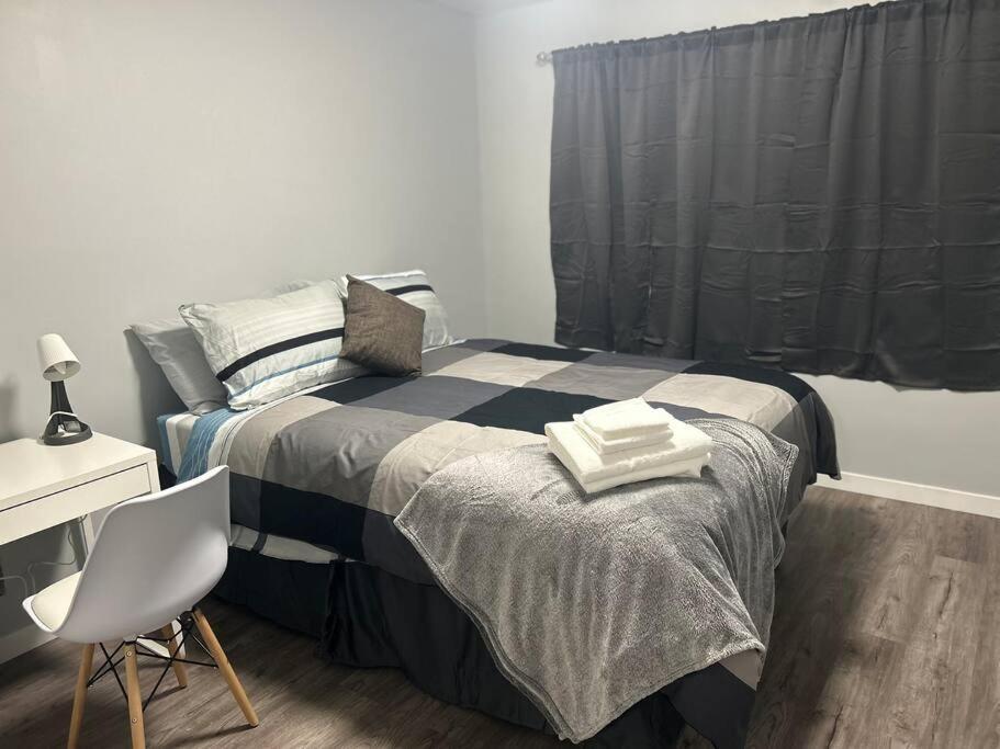 Cute Highland Park Entire Unit B Calgary