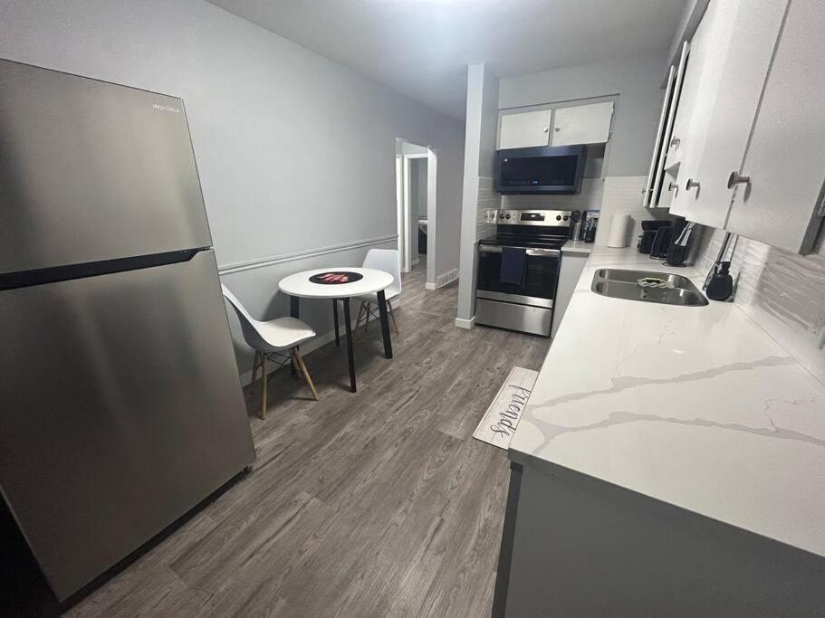 Apartment Cute Highland Park Entire Unit B *